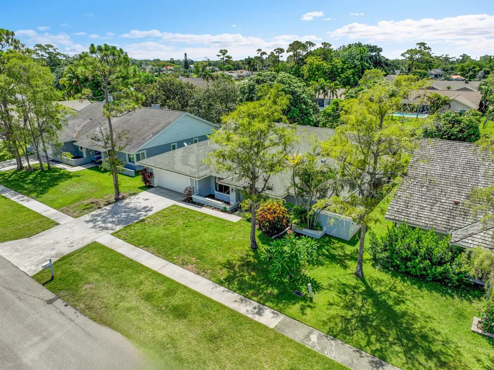 14544 Autumn Avenue Wellington, FL 33414