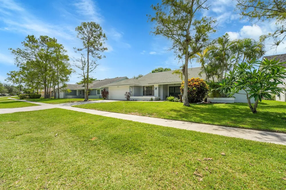 14544 Autumn Avenue Wellington, FL 33414
