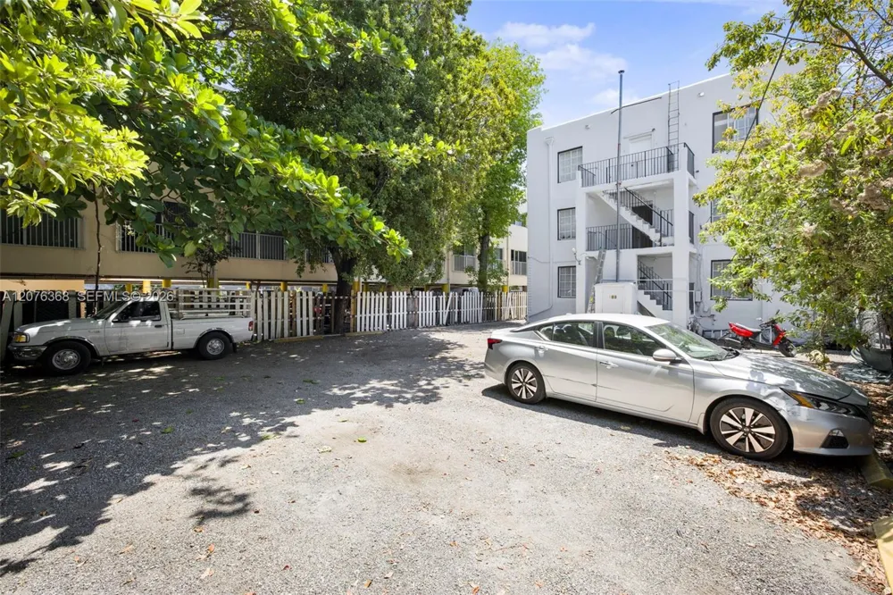 1563 SW 2nd St #5 Miami, FL 33135