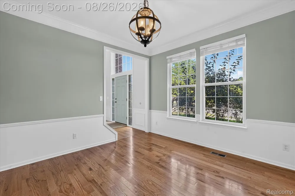 6350 Knob Hill Court Grand Blanc Charter Township, MI 48439