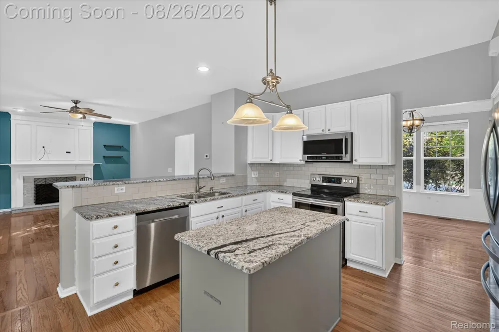 6350 Knob Hill Court Grand Blanc Charter Township, MI 48439