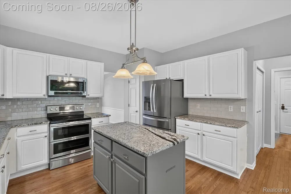 6350 Knob Hill Court Grand Blanc Charter Township, MI 48439