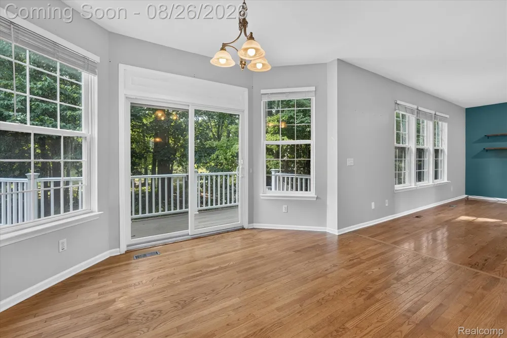 6350 Knob Hill Court Grand Blanc Charter Township, MI 48439