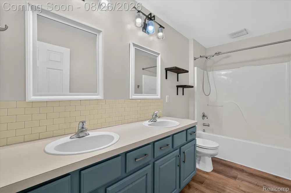 6350 Knob Hill Court Grand Blanc Charter Township, MI 48439