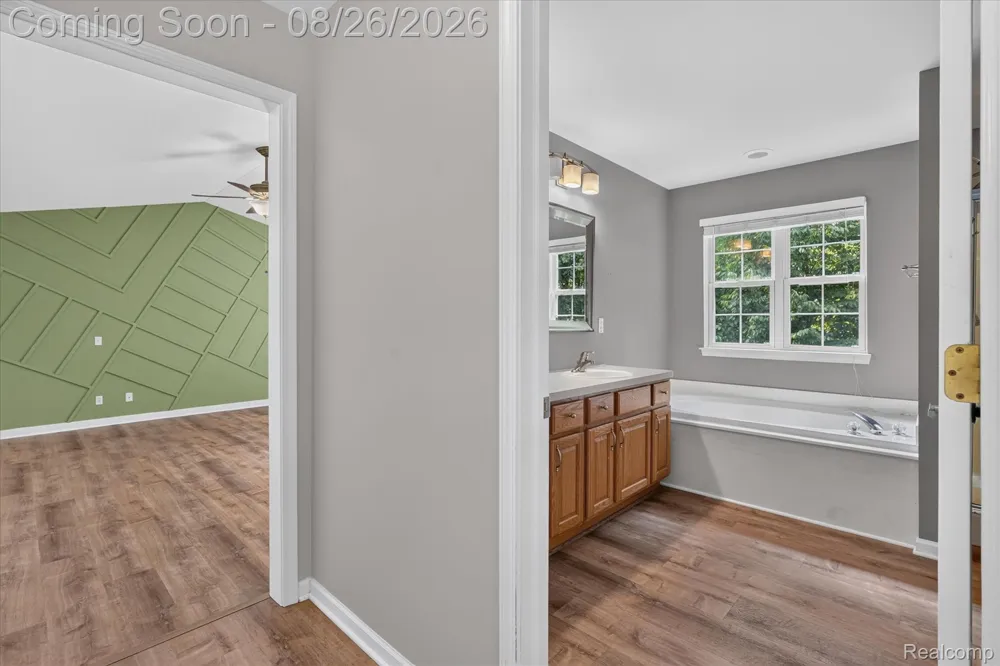 6350 Knob Hill Court Grand Blanc Charter Township, MI 48439