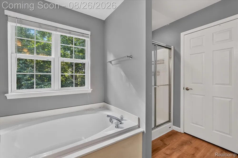 6350 Knob Hill Court Grand Blanc Charter Township, MI 48439