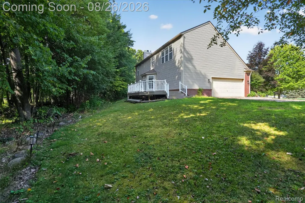 6350 Knob Hill Court Grand Blanc Charter Township, MI 48439