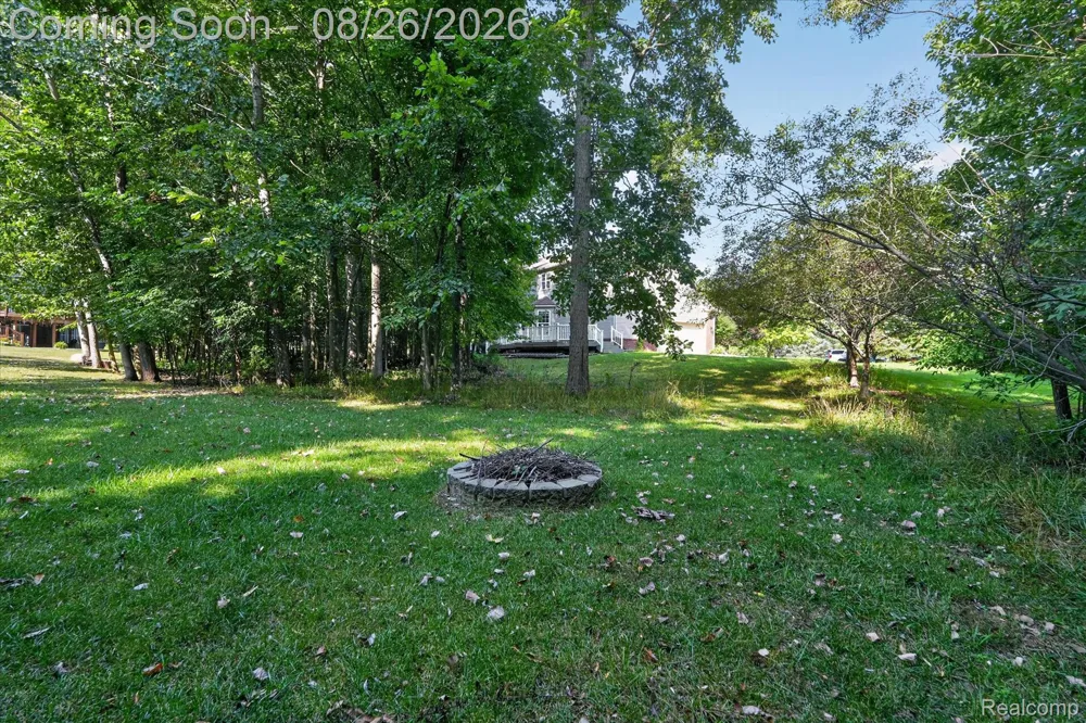 6350 Knob Hill Court Grand Blanc Charter Township, MI 48439