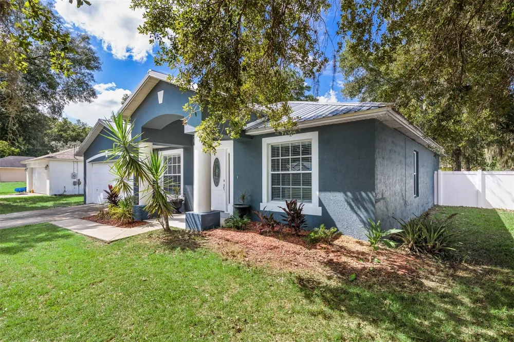 1031 E WALTS AVENUE Deland, FL 32724