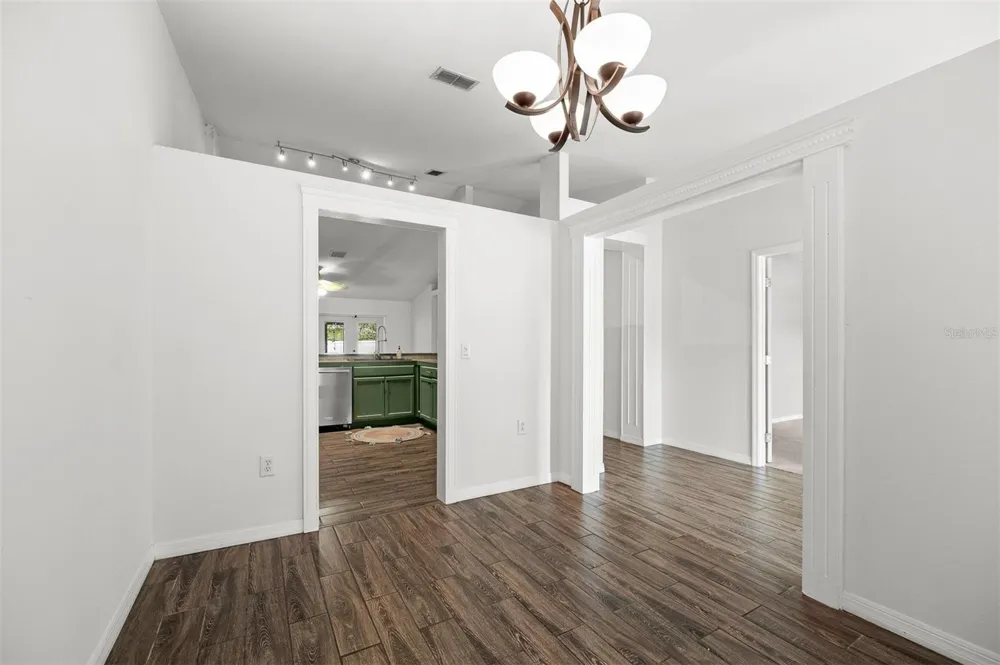 1031 E WALTS AVENUE Deland, FL 32724