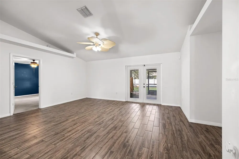 1031 E WALTS AVENUE Deland, FL 32724