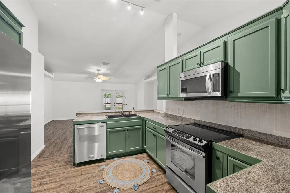 1031 E WALTS AVENUE Deland, FL 32724