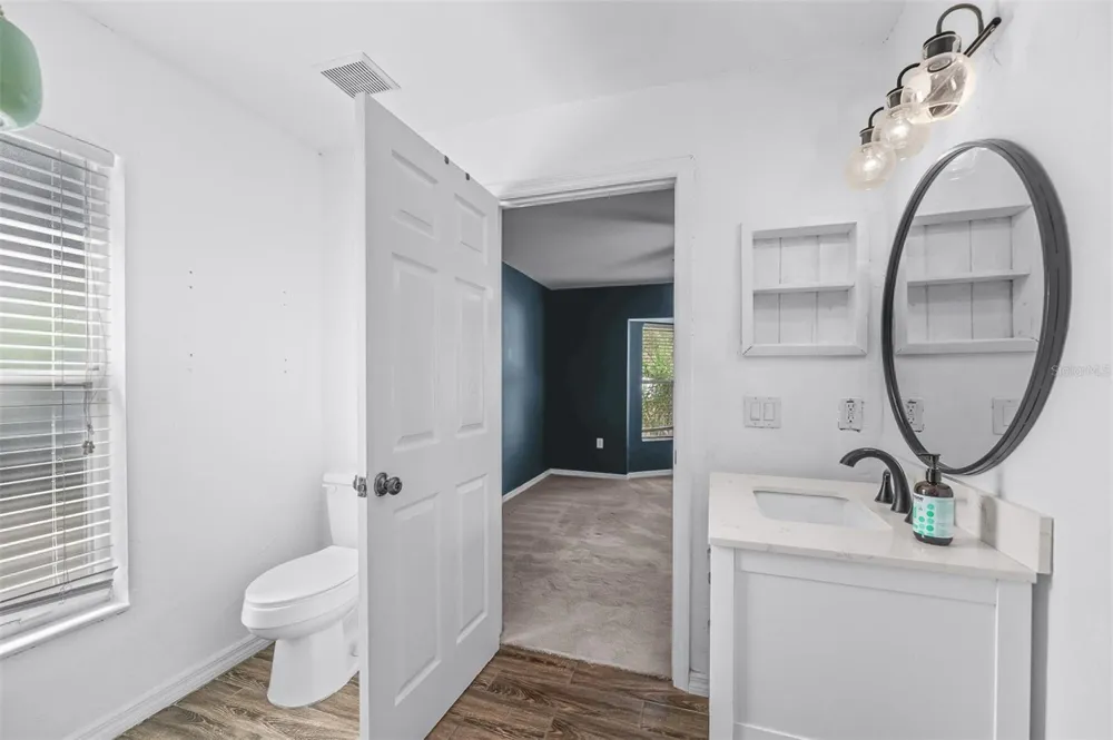 1031 E WALTS AVENUE Deland, FL 32724