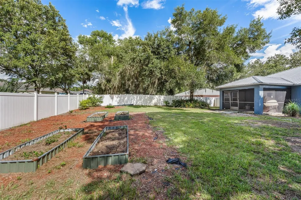 1031 E WALTS AVENUE Deland, FL 32724