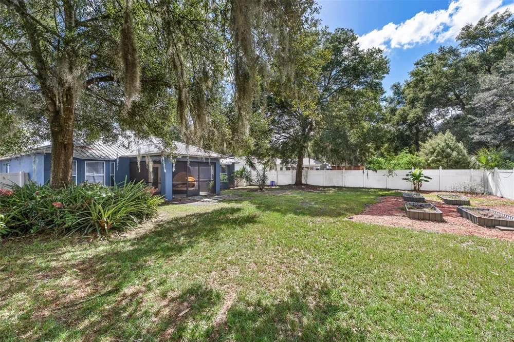 1031 E WALTS AVENUE Deland, FL 32724