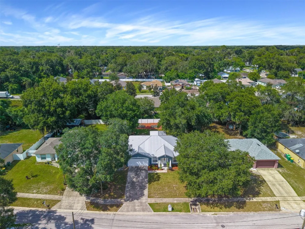 1031 E WALTS AVENUE Deland, FL 32724