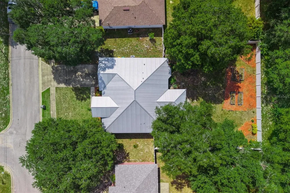 1031 E WALTS AVENUE Deland, FL 32724