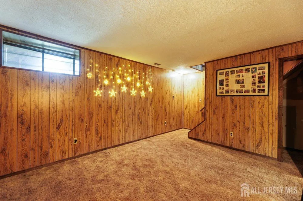 104 Maple Hill Drive Woodbridge Proper, NJ 07095