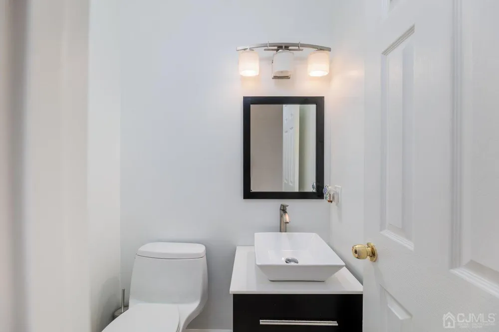 104 Maple Hill Drive Woodbridge Proper, NJ 07095