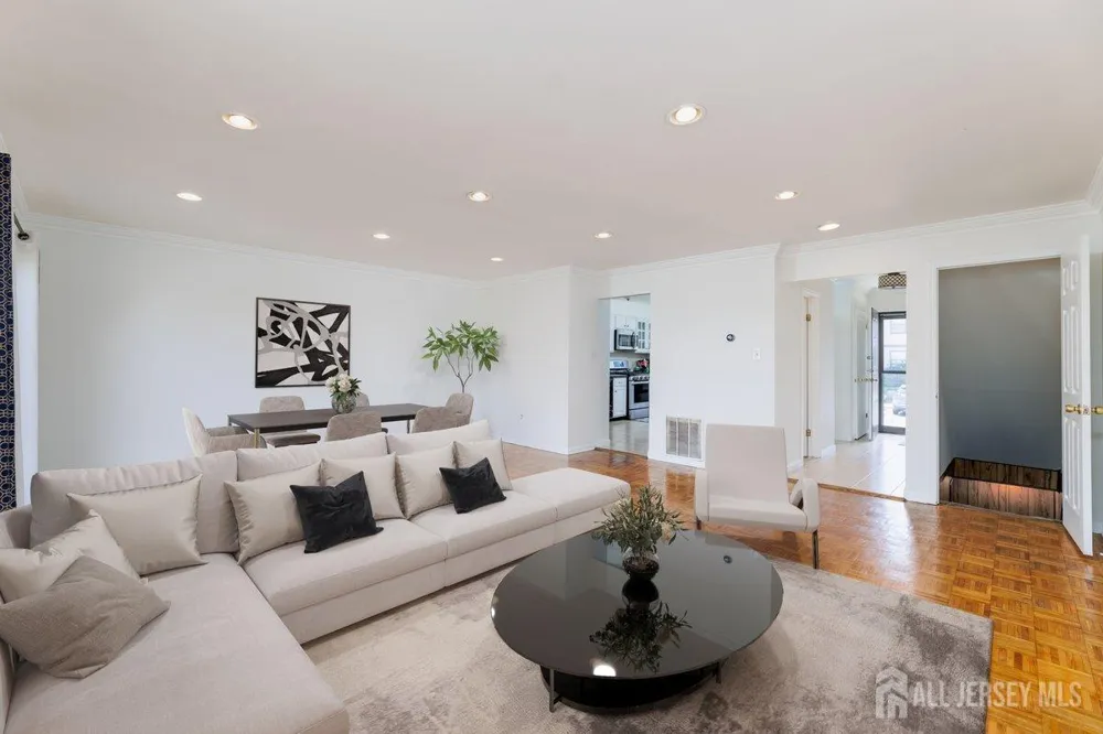 104 Maple Hill Drive Woodbridge Proper, NJ 07095