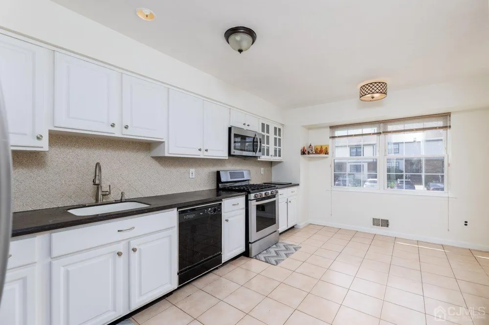 104 Maple Hill Drive Woodbridge Proper, NJ 07095
