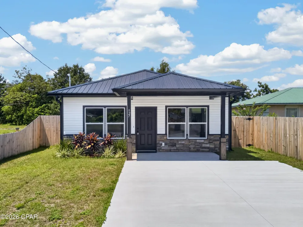 927 Spring Avenue Panama City, FL 32401