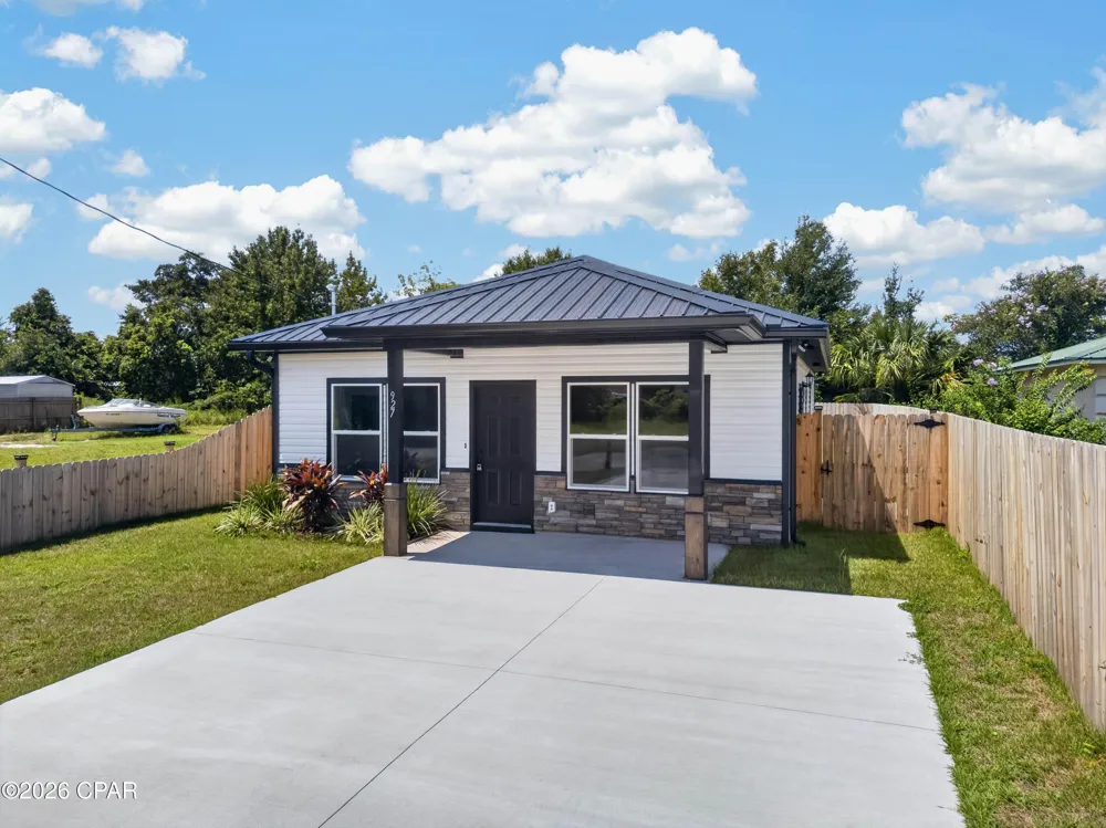 927 Spring Avenue Panama City, FL 32401