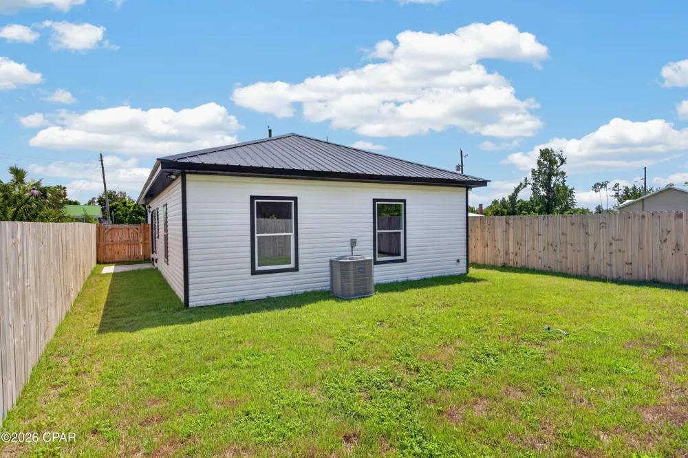 927 Spring Avenue Panama City, FL 32401