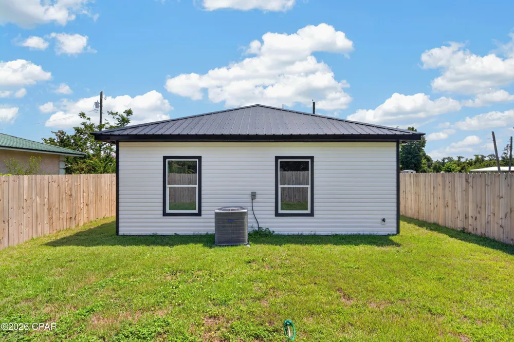 927 Spring Avenue Panama City, FL 32401