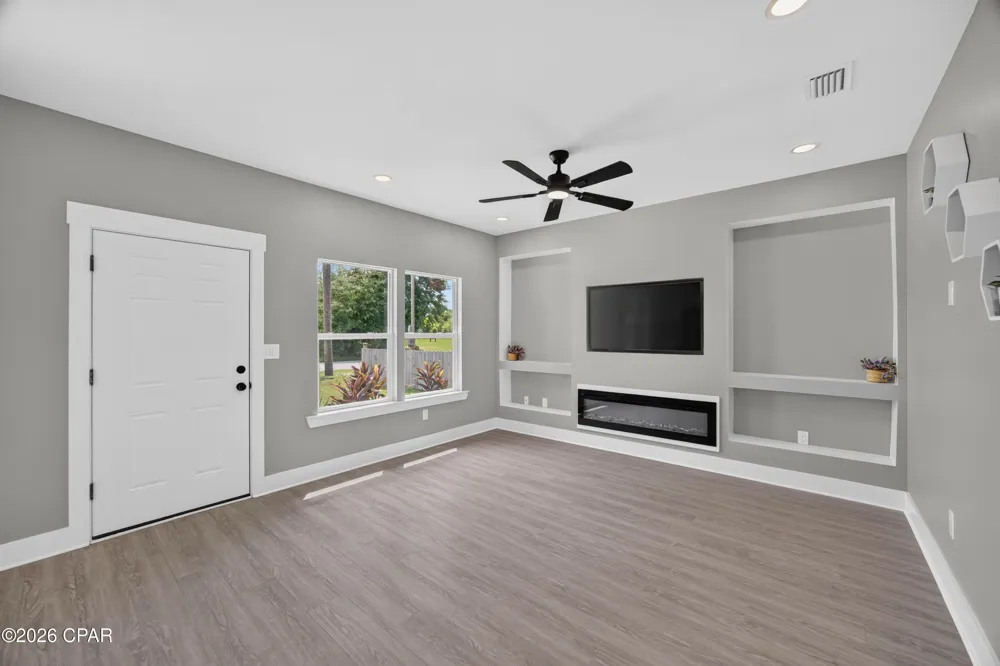 927 Spring Avenue Panama City, FL 32401