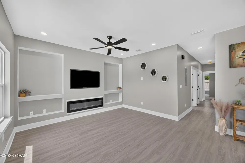 927 Spring Avenue Panama City, FL 32401
