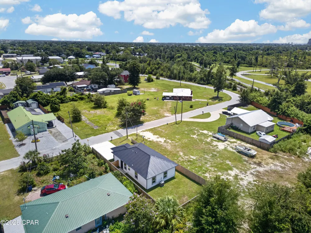 927 Spring Avenue Panama City, FL 32401