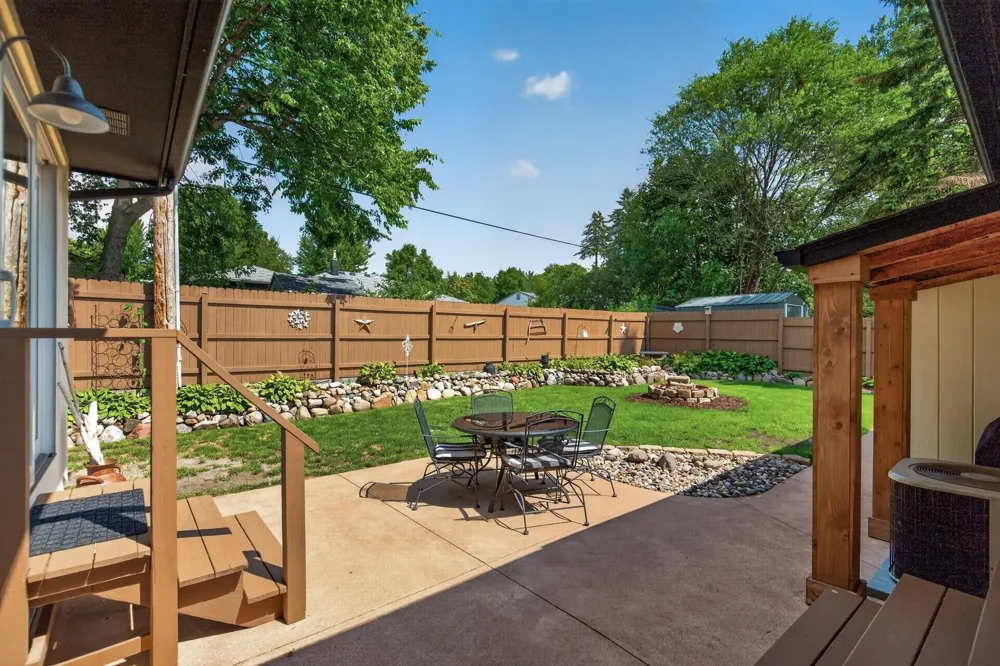 517 5 1/2 STREET NW Elk River, MN 55330