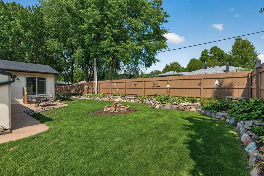 517 5 1/2 STREET NW Elk River, MN 55330