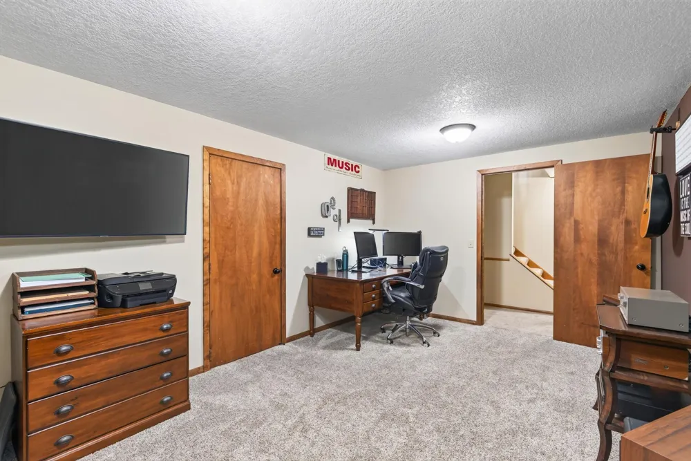 517 5 1/2 STREET NW Elk River, MN 55330
