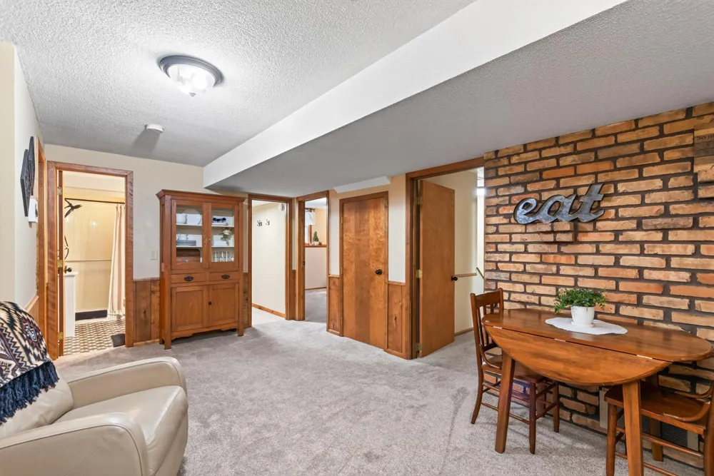 517 5 1/2 STREET NW Elk River, MN 55330