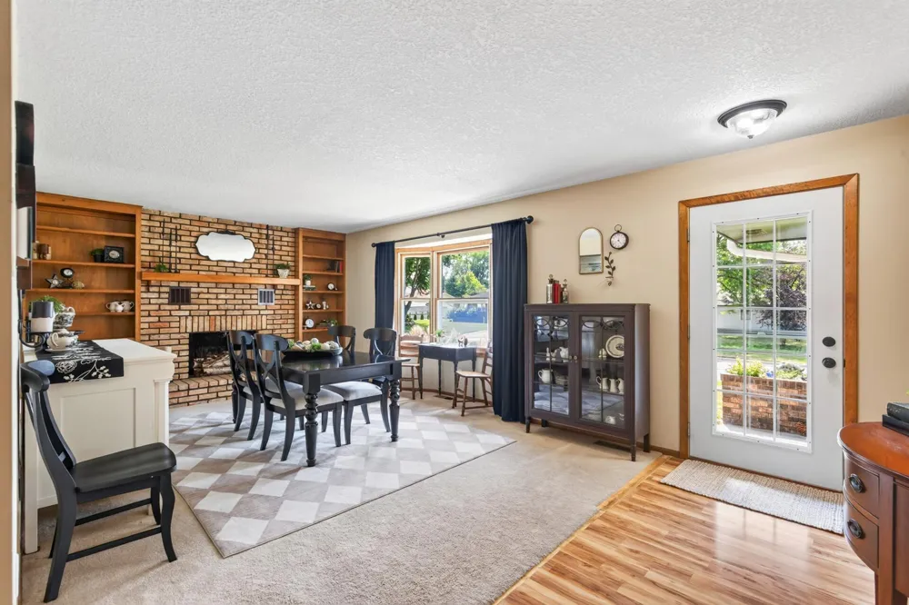 517 5 1/2 STREET NW Elk River, MN 55330