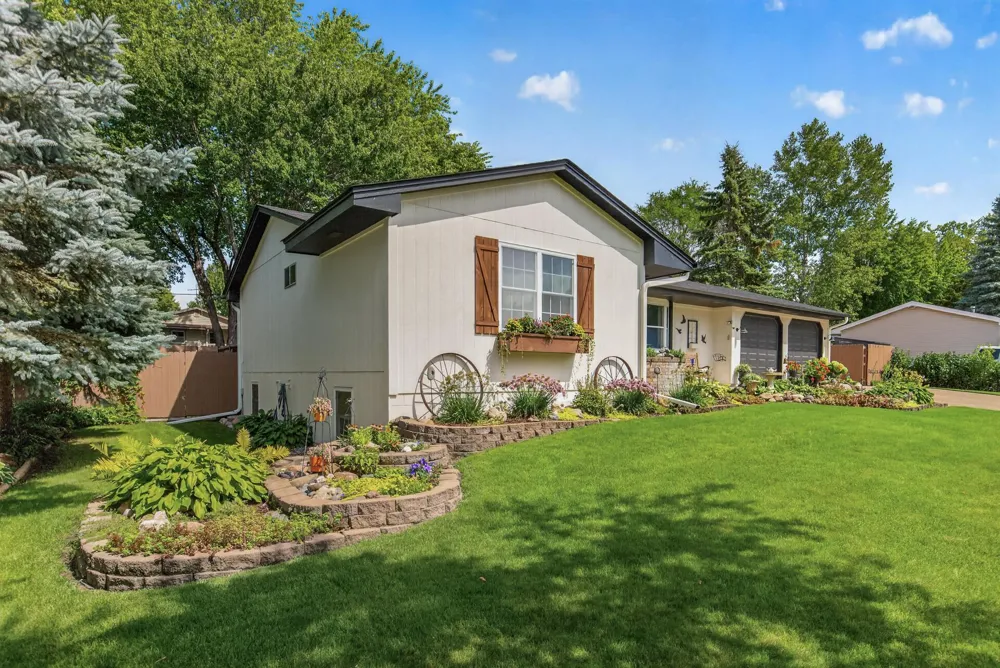 517 5 1/2 STREET NW Elk River, MN 55330