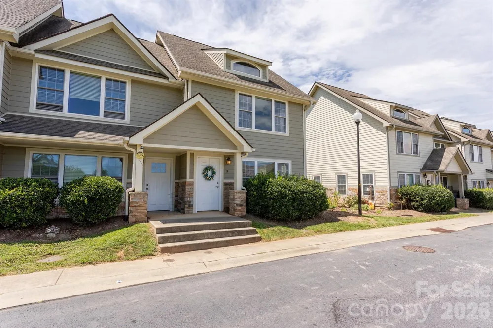 14 Rotunda Circle Asheville, NC 28806
