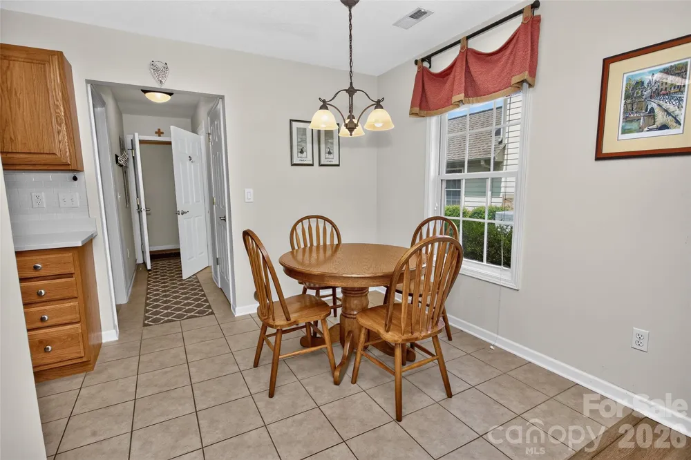 14 Rotunda Circle Asheville, NC 28806