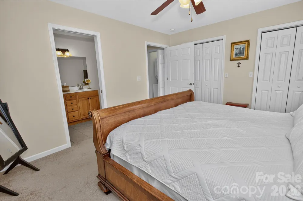 14 Rotunda Circle Asheville, NC 28806