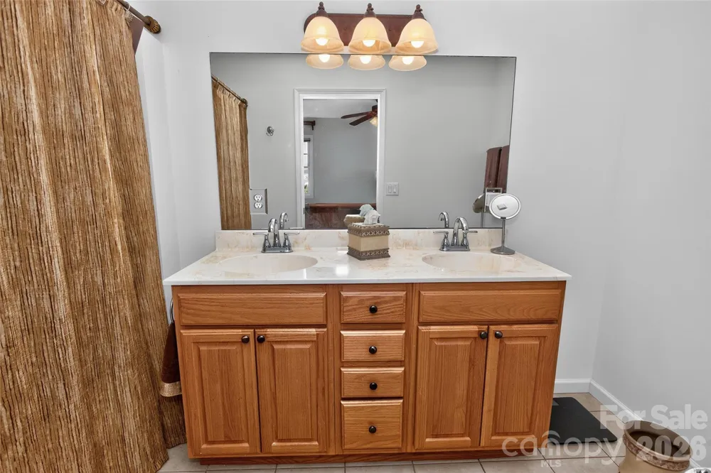 14 Rotunda Circle Asheville, NC 28806