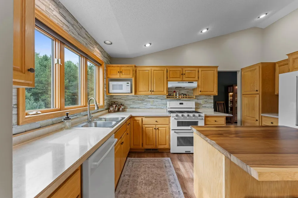 19543 Naples Street NE East Bethel, MN 55011