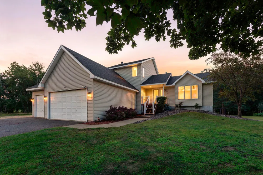 19543 Naples Street NE East Bethel, MN 55011