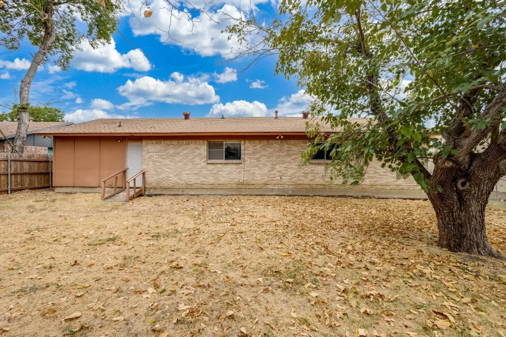5728 Emerson Drive Watauga, TX 76148