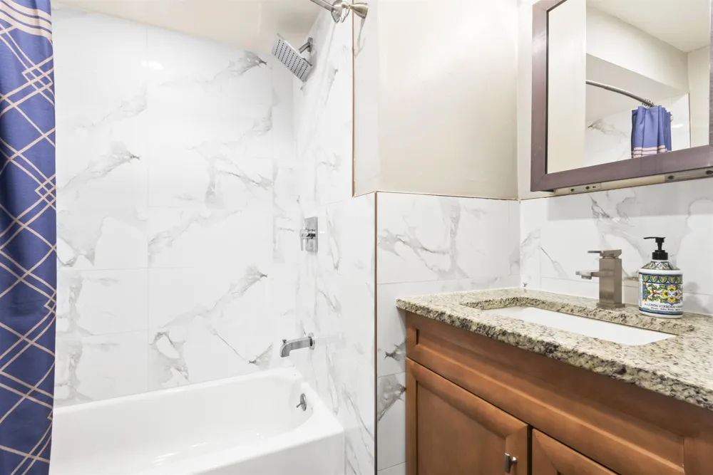 8305 BERGENLINE AVE North Bergen, NJ 07047