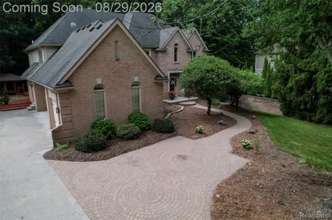1733 Apple Ridge Court
