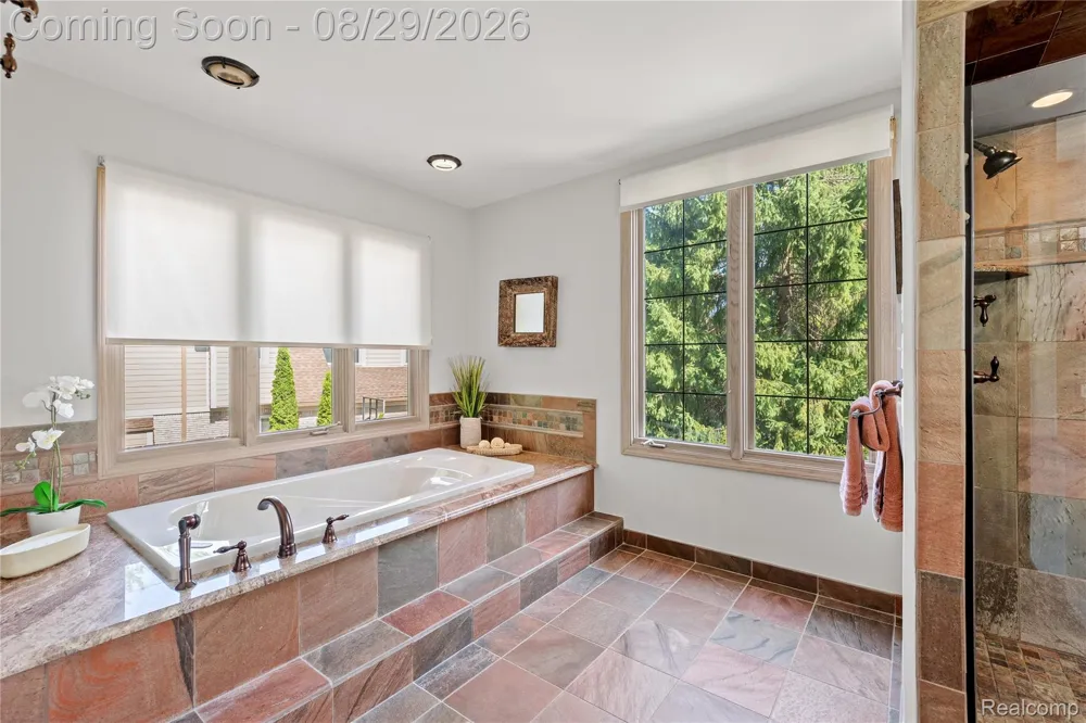 1733 Apple Ridge Court Rochester Hills City, MI 48306