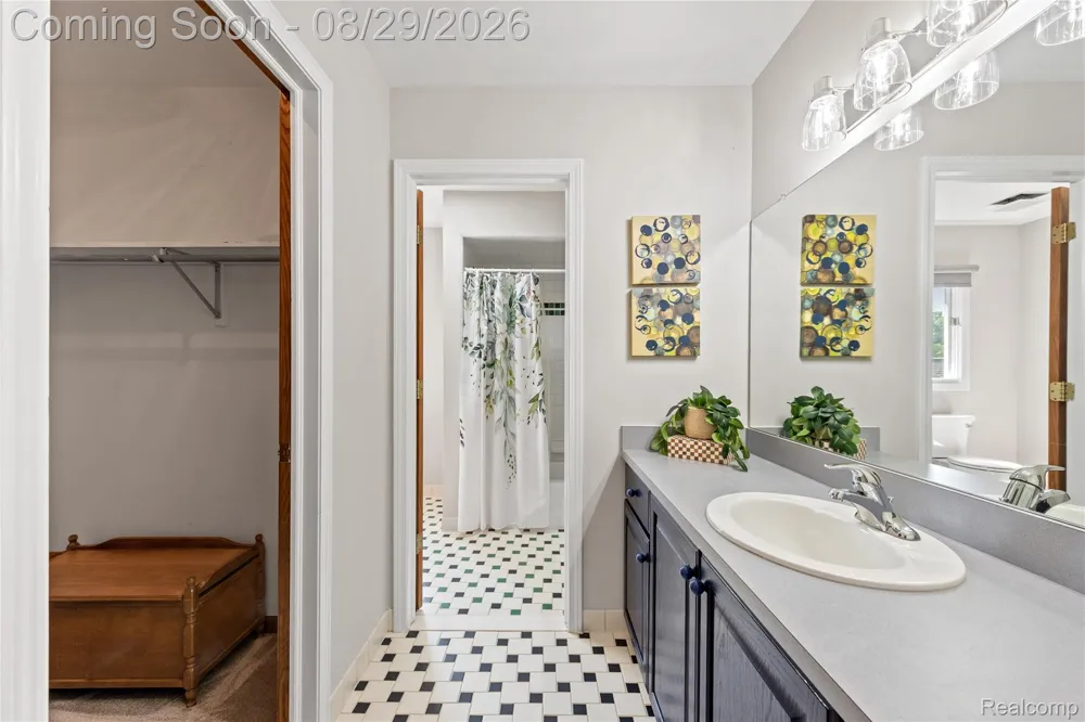 1733 Apple Ridge Court Rochester Hills City, MI 48306