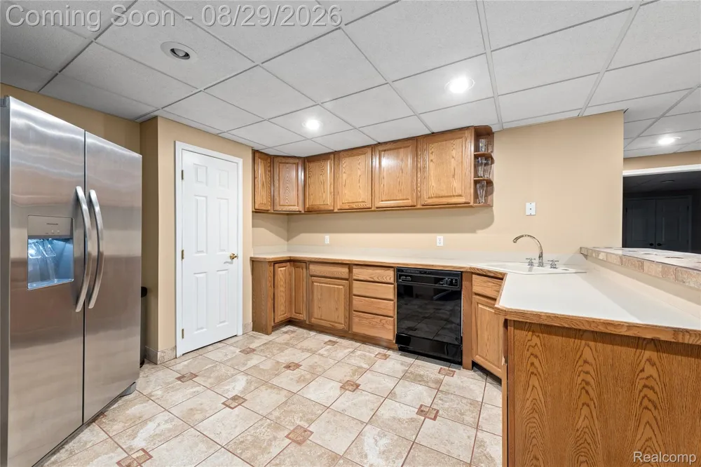 1733 Apple Ridge Court Rochester Hills City, MI 48306